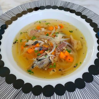 鯖の水煮と玉葱のコンソメスープ